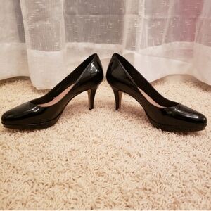 Vince Camuto Desti Black Patent Leather Heels Size 5.5 NWOT